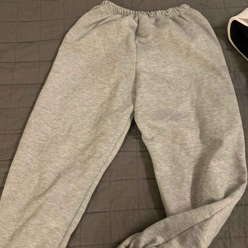 Basic grey sweatpants